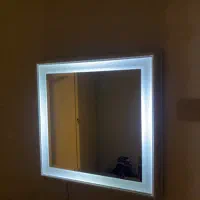 آینه چراغ دار