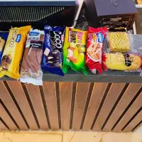 آبمیوه و کیک و کلوچه