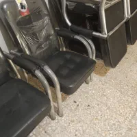 تعداد ۸ عدد صندلی اداری در حد نو