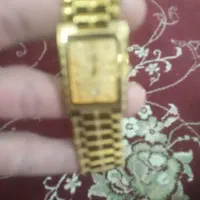 یک عدد ساعت مچی تاریخ دار.ژاپنی