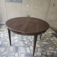 میز گرد چوبی