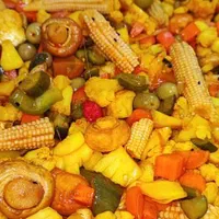 ترشی خیارشور سیر زیتون عمده