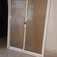 پنجره دوجداره کشویی المینیومی در حد نو (کوچصفهان)