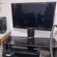 تلویزیون ال ای دی سامسونگ ومیز تلویزیون