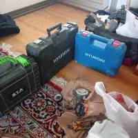 مقداری ابزار برقی و دستی