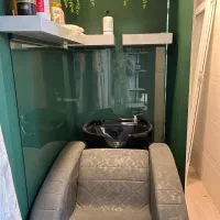 فروش پدیکور و سرشور و میز ناخن با شلف و صندلی