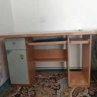میز کامپیوتر سالم