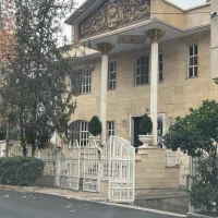 1000متر-کلنگی-بر-اصلی-نیاوران-2نبش
