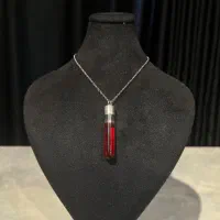گردنبند مدل شیشه خون