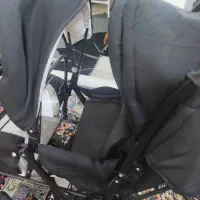 یک کالسکه دو نفره و یک کالسکه یک نفره