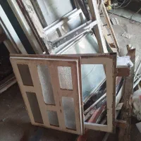 درب و پنجره آهنی . روشنای و چهارپایه اهنی|مصالح و تجهیزات ساختمان|شیراز, کیان آباد|دیوار