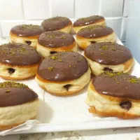 پخت روزانه کیک و پیراشکی و دونات