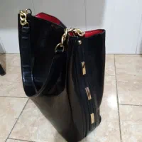 کیف دوشی|کیف، کفش، کمربند|میانه, |دیوار