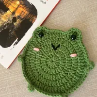 زیر لیوانی قورباغه بافتنی