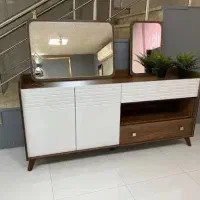 آیینه و کنسول