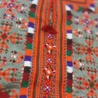 چند تکه از یک لباس گم شده