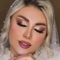 استخدام کراتین کار، رنگ کار،شنیون کار ،شیدینگ لب