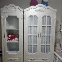 تخت و کمد کودک و نوجوان باتشک وروتختی و آویز تخت|تخت و صندلی بچه|نظرآباد, شهرک سید جمال الدین|دیوار