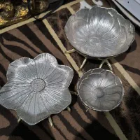 میز ۶به ۸ با صندلی و ست پذیرایی و مجسمه پری دریایی