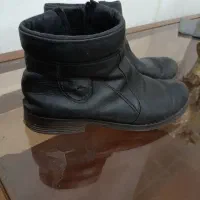 2جفت کفش چرمی اصل نیم بوت سایز40قیمت هرکدام1تمان