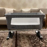 تخت نوزاد کنار مادر مارک زویه