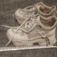 کفش کرم رنگ