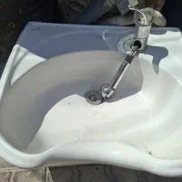 آبگرمکن ، کمد ، صندلی اصلاح ، میز ، سرشور|آرایشگاه و سالن‌های زیبایی|شیراز, دشت چنار|دیوار