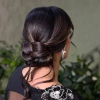 استخدام مژه کار ،رنگ کار، ناخن کار ،بافت کار