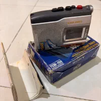 واکمن سونی اصل بسیار تمیز کلکسیونی