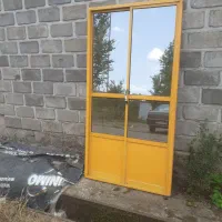 یک عدد درب آلومینیومی