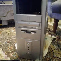 کیس کامپیوتر و مانیتور