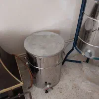 وسایل و کندو زنبور عسل|حیوانات مزرعه|شباب, |دیوار