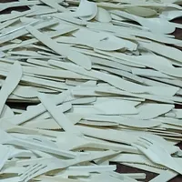 تعدادی قاشق چنگال و چاقو