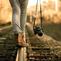 کارآموز خانم جهت عکاسی ،فتوشاپ و فیلمبرداری