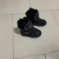 پوتین بچگانه سالم سایز ۲۴ قیمت ۳۵۰ هزار تومان|کفش و لباس بچه|رشت, پل تالشان|دیوار