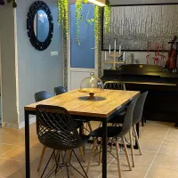 میز ناهار خوری ۶ نفره ساعت ایینه لوستر