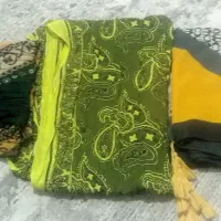 تعدادی شال و لباس زنانه نو قیمت مناسب