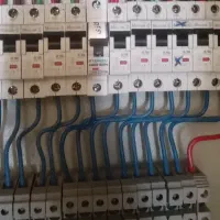 برق کاری و رفع اتصالی سالنهای زیبایی و غیره|خدمات پیشه و مهارت|فردیس, منظریه|دیوار