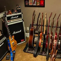 کتاب‌های موسیقی و آموزشی برای گیتار الکتریک رایگان