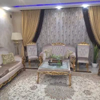 مبل و میز جلوی مبل