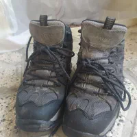 کفش کوهنوردی حرفه ای سایز ۴۱ اصل آمریکا