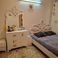 سرویس تخت خواب کامل با جک اهنی جنس خوب با میزآرایش