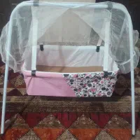 گهواره نوزاد|تخت و صندلی بچه|رشت, کوی امام رضا|دیوار