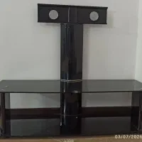 میز تلویزیون شیشه ای