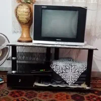 میز تلویزیون از جنس چوب و شیشه