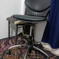 صندلی چرخشی در حد نو