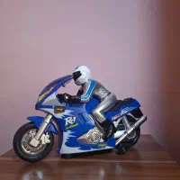 موتور اسباب‌بازی R-1 FireBlade با موتورسوار