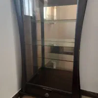 ویترین  چوبی