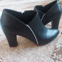 کفش پاشنه بلند سایز ۴۰ کاملا نو