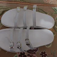 صندل کرمی رنگ